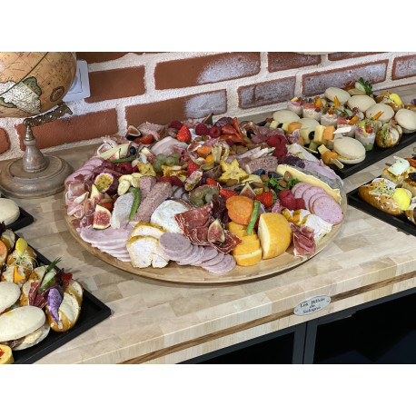 Planche de charcuterie à partager Minimum 5 pers Planche de charcuterie à partager Minimum 5 pers