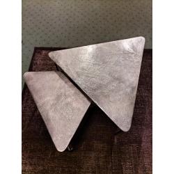 Jeu de deux tables basse gigognes en forme de triangle