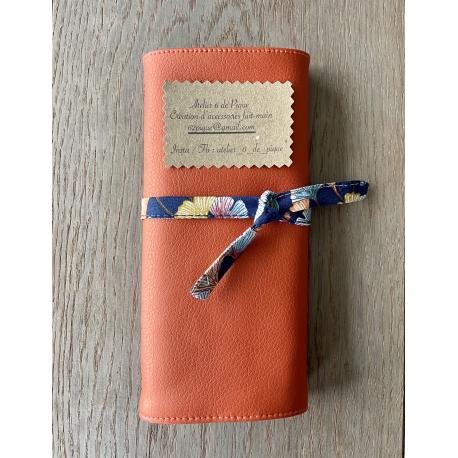 Etui à maquillage + 3 lingettes