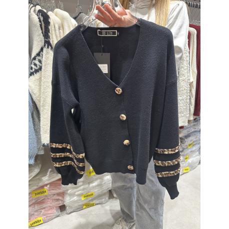 Gilet noir et léopard