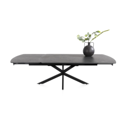Table Bucarest