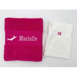Serviette de toilette avec motif et gant de toilette