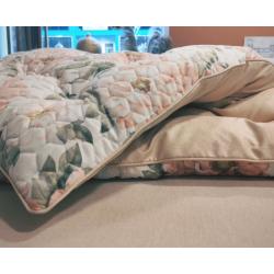 édredon et coussin assortis