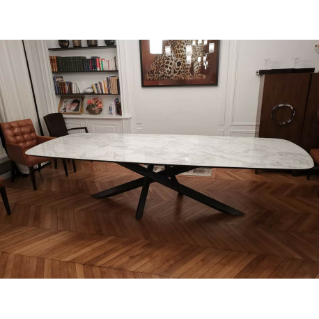 Table en céramique forme tonneau Table en céramique forme tonneau
